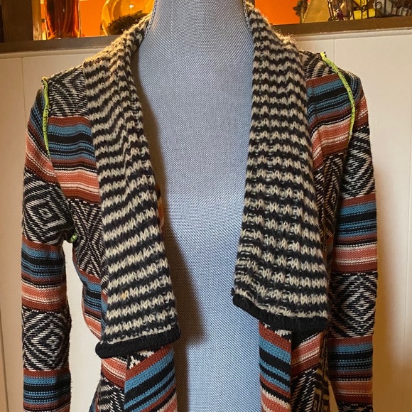 BEAUTIFUL Gimmicks cardigan 🌞 - Picture 3 of 5